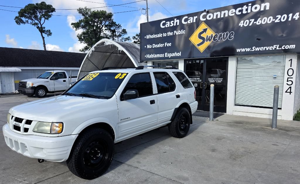 Used 2003 Isuzu Rodeo S RWD image 2
