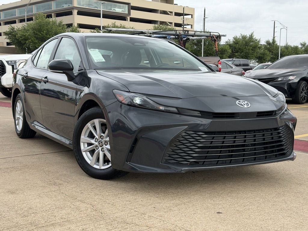 Used 2025 Toyota Camry LE FWD image 2