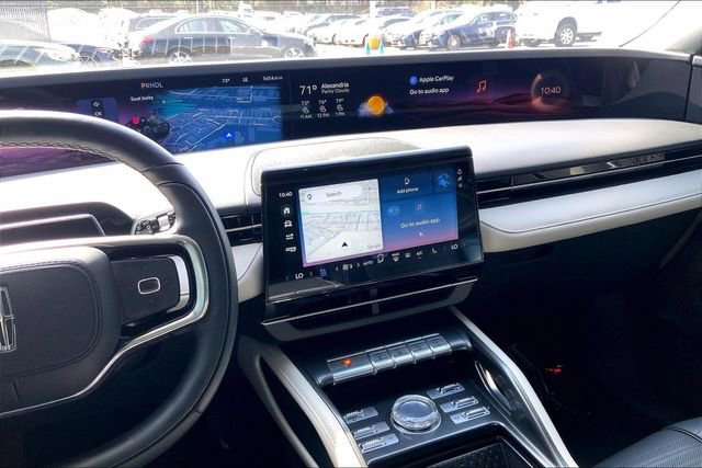 Used 2024 Lincoln Nautilus Reserve w/ Equipment Group 203A image 5