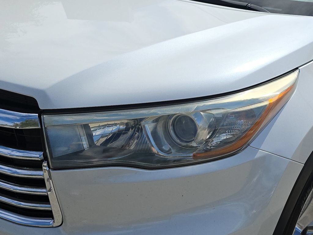 Used 2016 Toyota Highlander Limited w/ Preferred Accessory Package FWD image 36