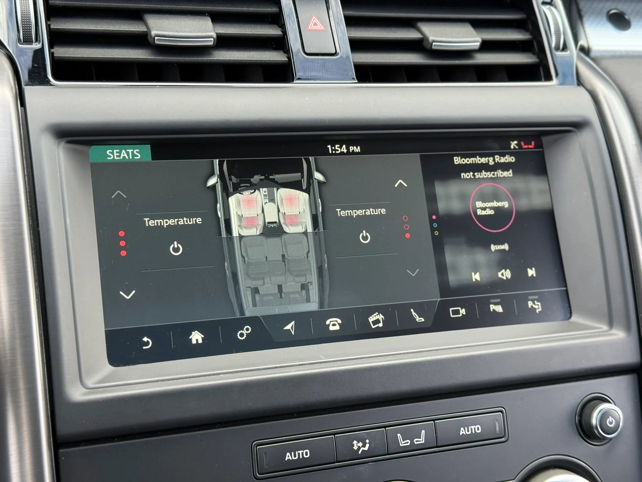 Used 2020 Land Rover Discovery Landmark image 21