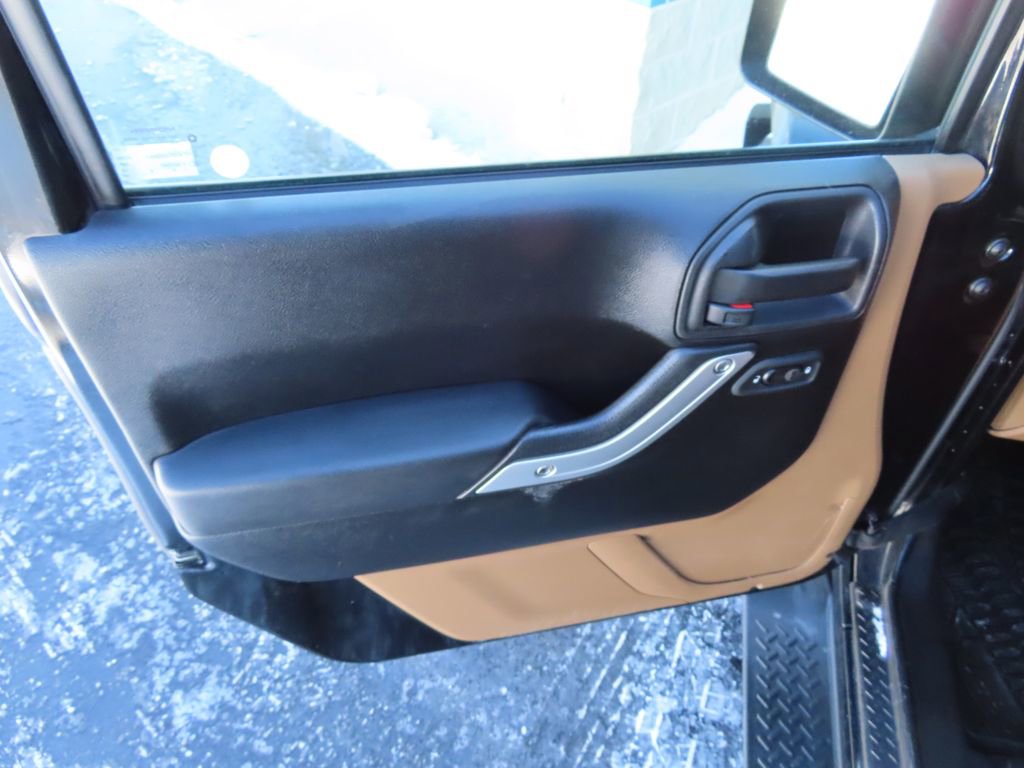 Used 2012 Jeep Wrangler Sahara w/ Connectivity Group image 24