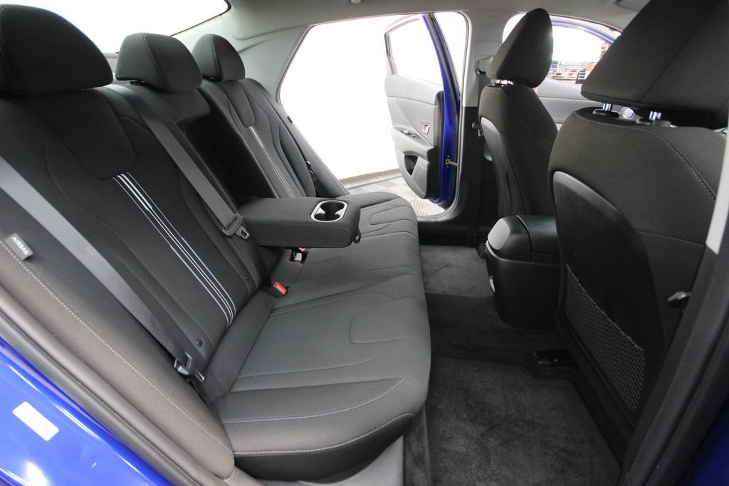 Used 2025 Hyundai Elantra SEL FWD image 26