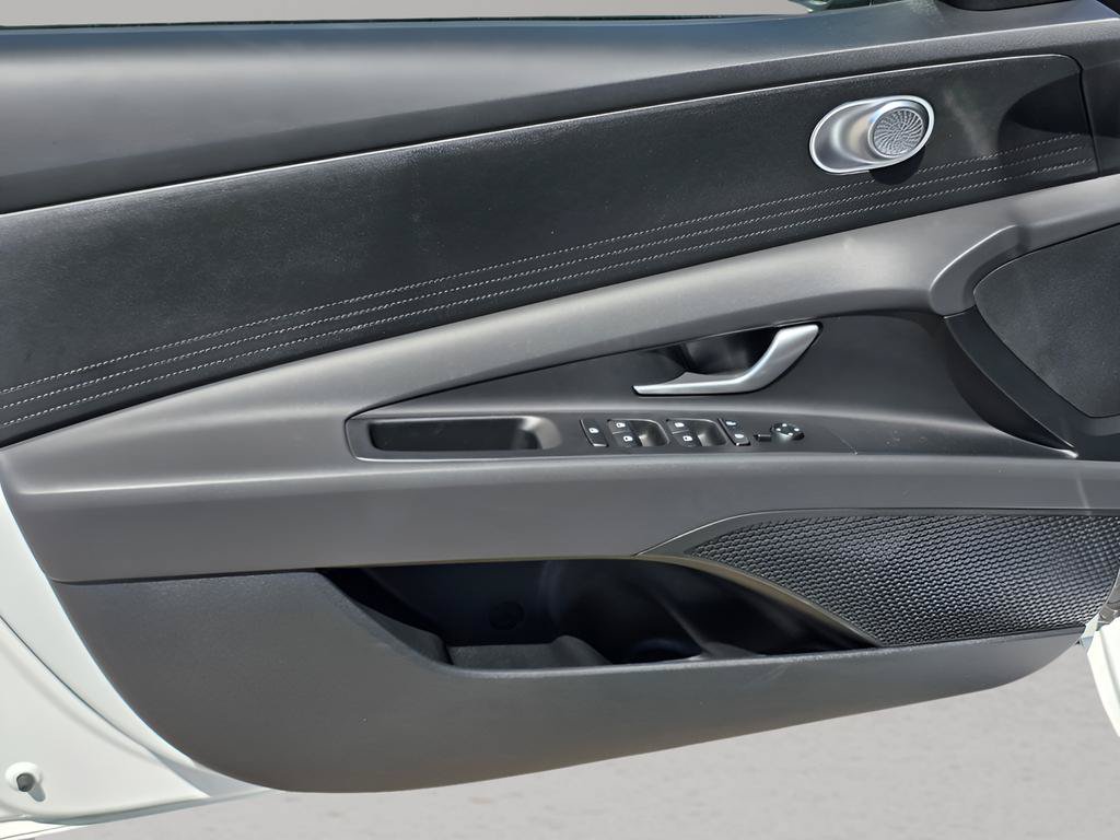 New 2026 Hyundai Elantra SE w/ Cargo Package FWD image 12