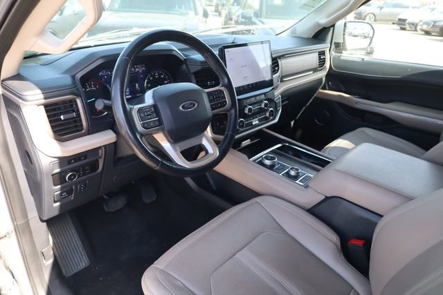 Used 2023 Ford Expedition Limited image 9