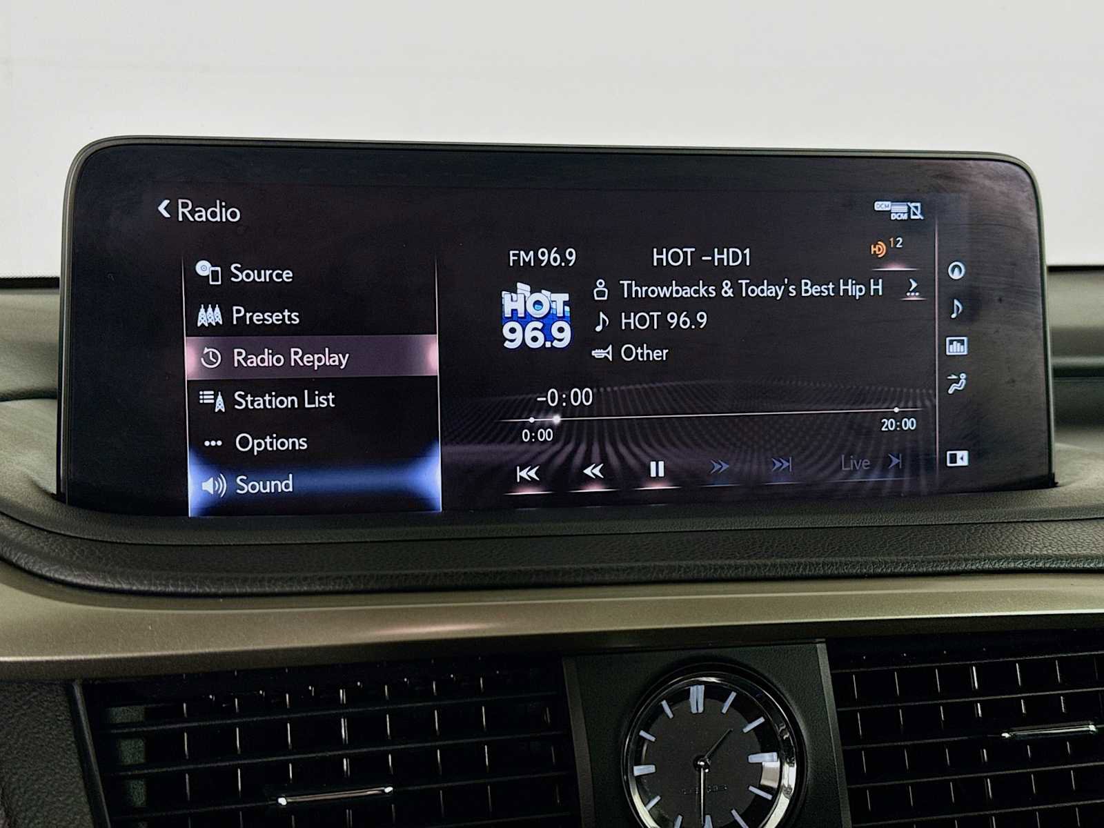 Used 2020 Lexus RX 450h AWD w/ Premium Package image 15