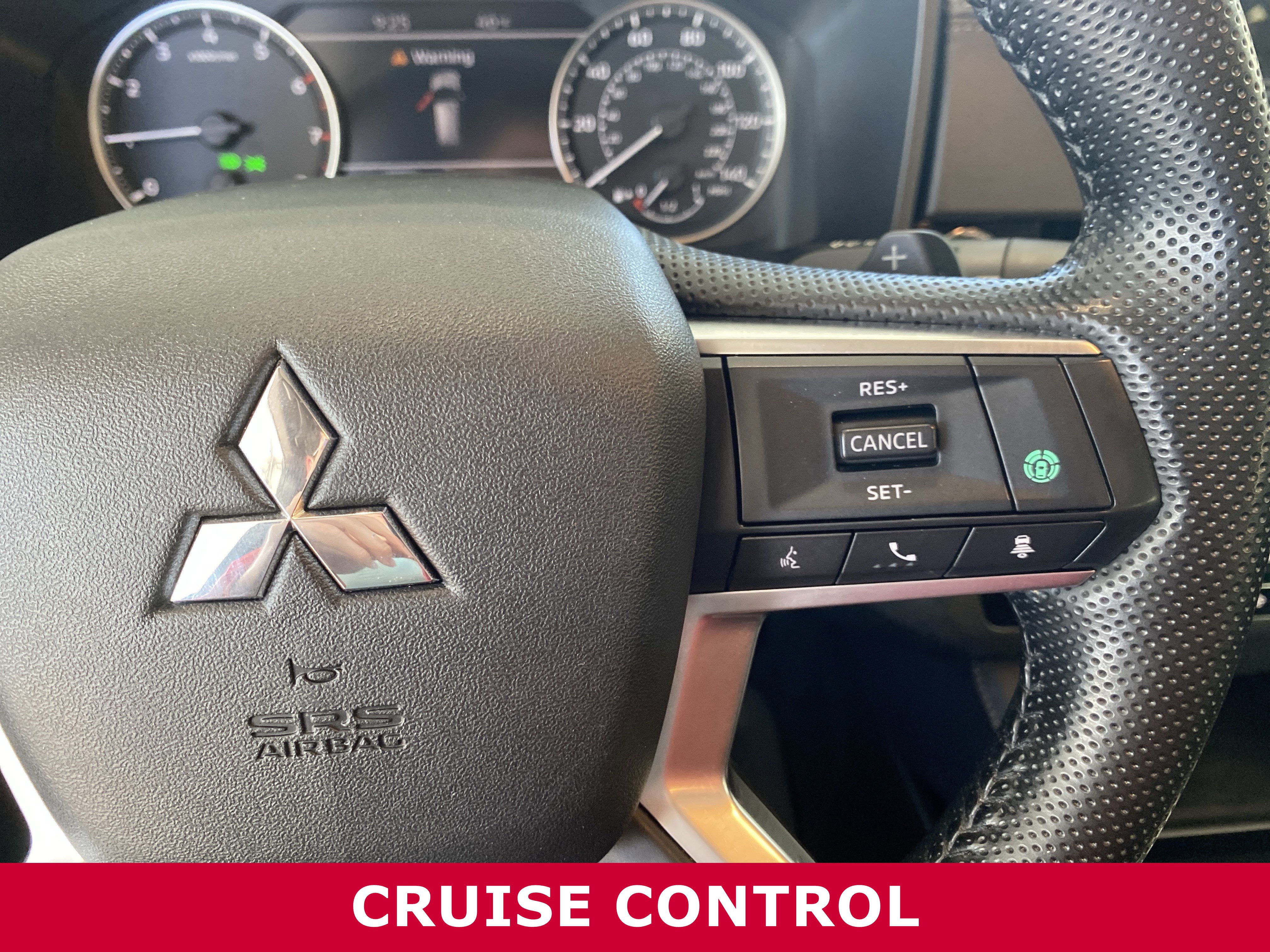 Used 2023 Mitsubishi Outlander SE image 12