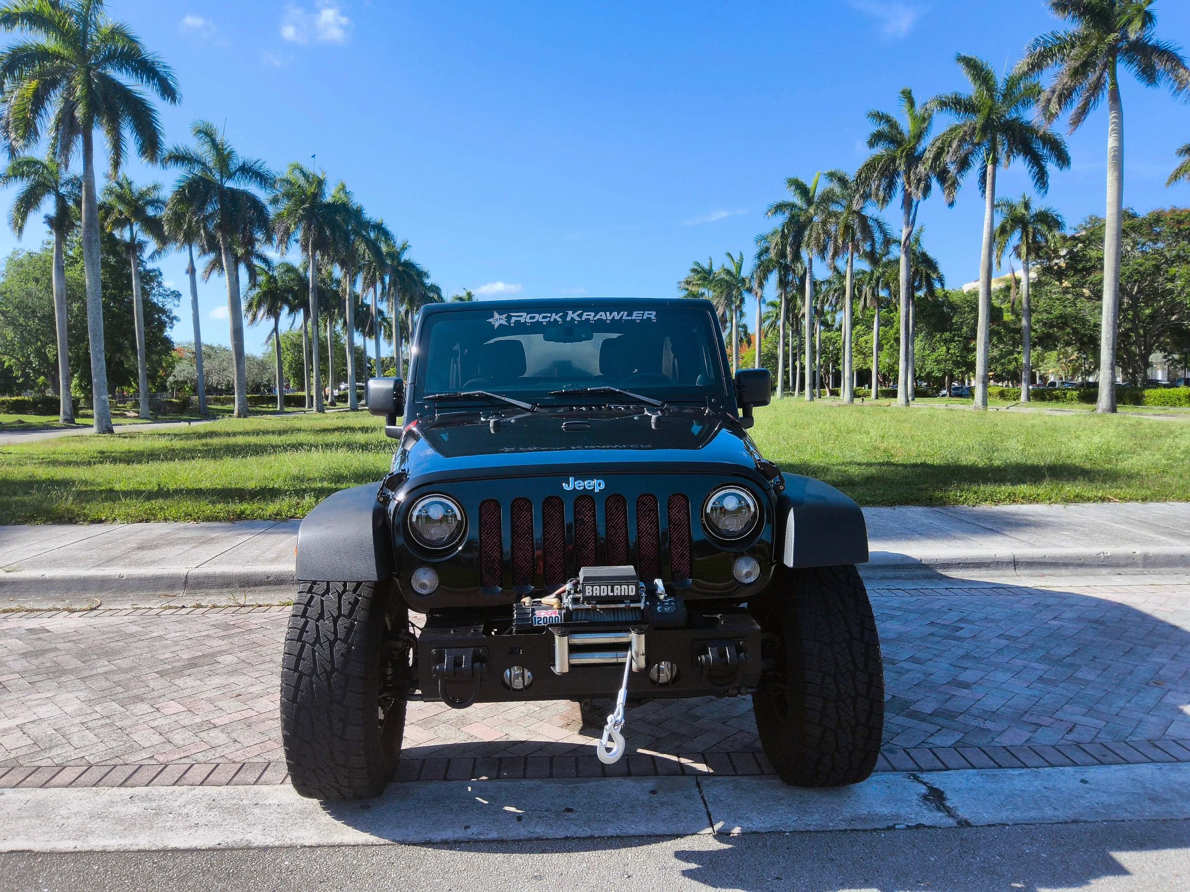 Used 2014 Jeep Wrangler Unlimited Rubicon w/ Connectivity Group AWD/4WD image 2