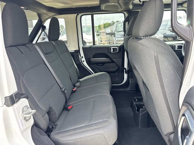Used 2024 Jeep Wrangler Unlimited Sahara AWD/4WD image 13