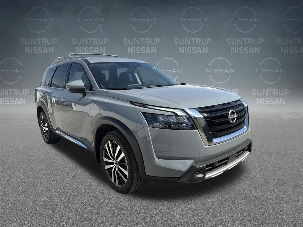 Used 2025 Nissan Pathfinder Platinum w/ Cargo Package image 9