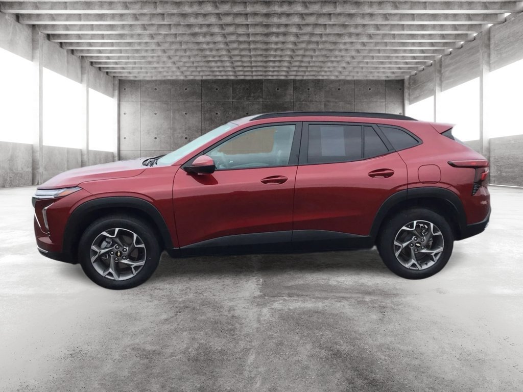 Used 2025 Chevrolet Trax LT FWD image 8