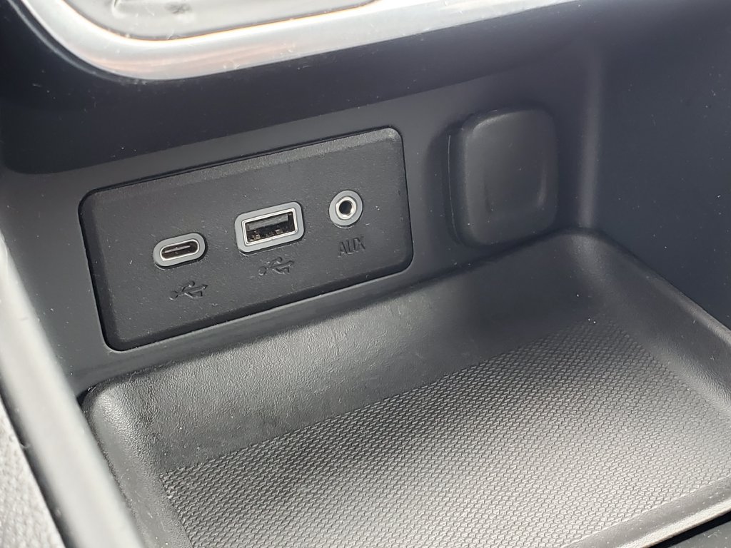 Used 2020 GMC Terrain SLE w/ Driver Convenience Package FWD image 16