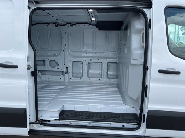 New 2023 Ford Transit 150 Low Roof RWD image 20