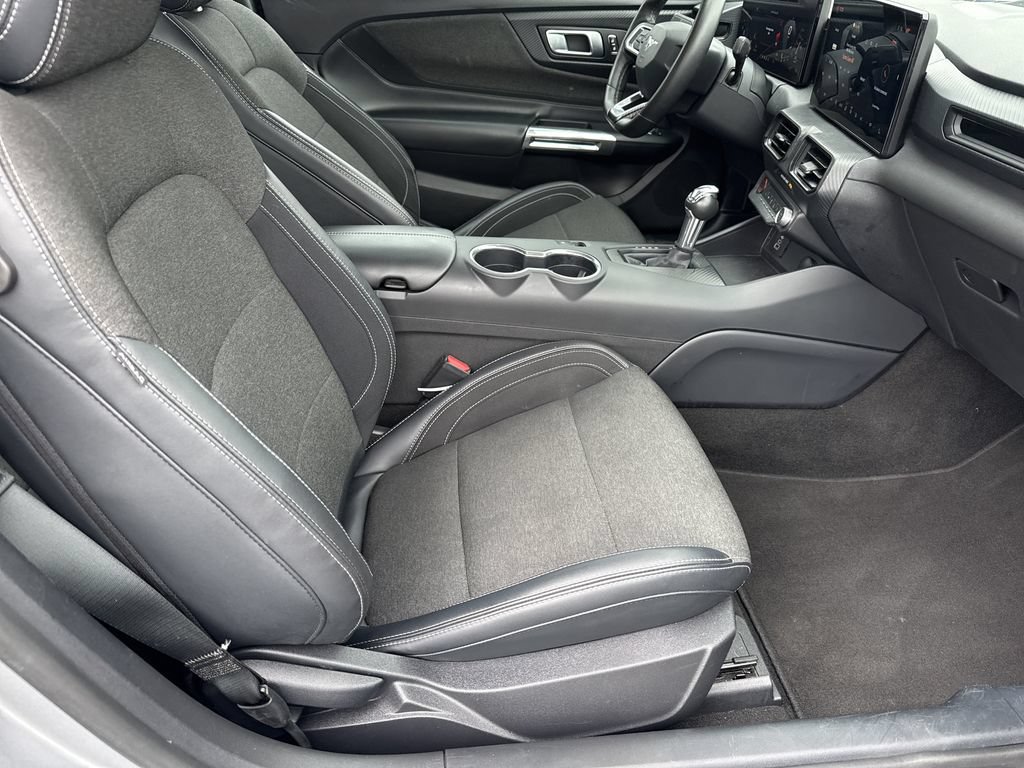 Used 2024 Ford Mustang Coupe RWD image 13