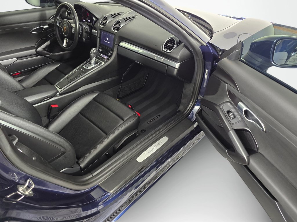 Used 2018 Porsche 718 Cayman RWD image 31