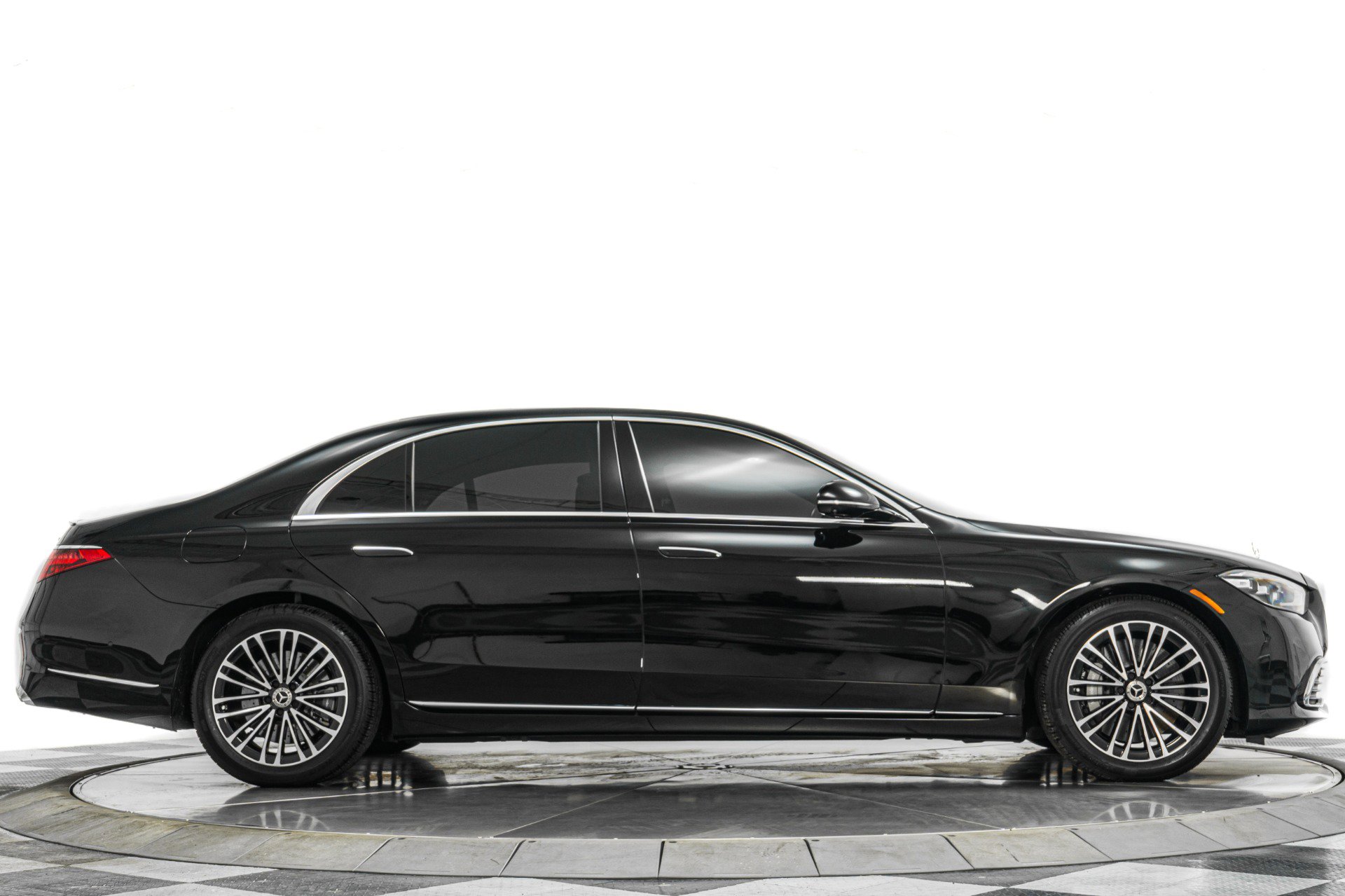 Used 2025 Mercedes-Benz S 580e 4MATIC Sedan image 51