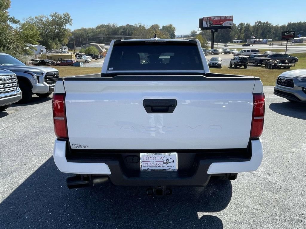 Used 2025 Toyota Tacoma SR5 image 3