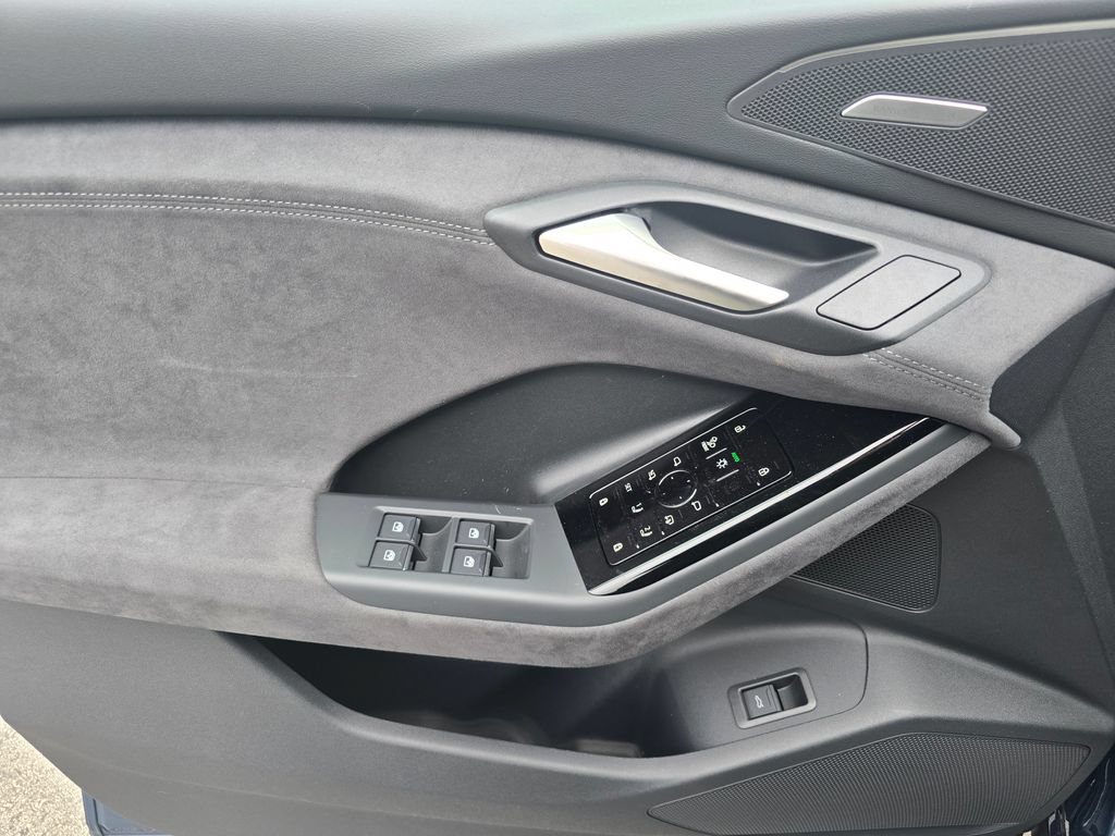 New 2027 Audi SQ6 e-tron Premium Plus AWD/4WD image 19