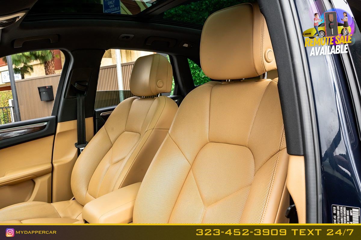 Used 2018 Porsche Macan AWD/4WD image 12