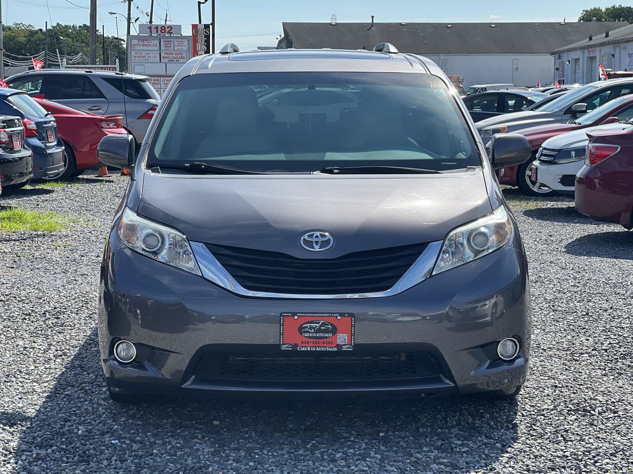 Used 2013 Toyota Sienna XLE AWD/4WD image 2