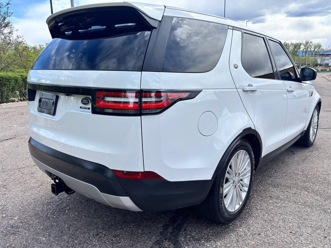 Used 2017 Land Rover Discovery HSE Luxury AWD/4WD image 4