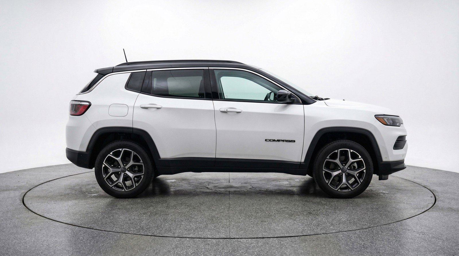 Used 2025 Jeep Compass Limited AWD/4WD image 11