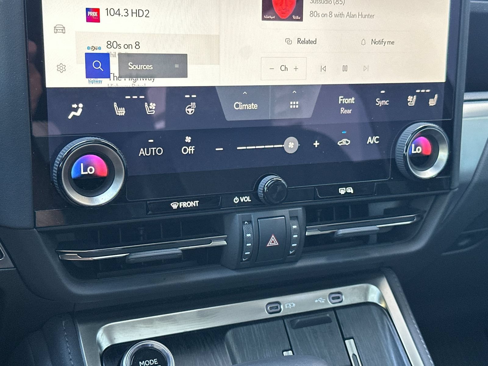Used 2025 Lexus GX 550 w/ Accessory Package (31) AWD/4WD image 22
