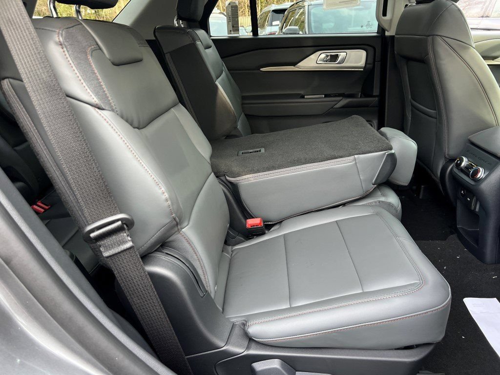 New 2026 Ford Explorer Active w/ Active Comfort Package AWD/4WD image 10