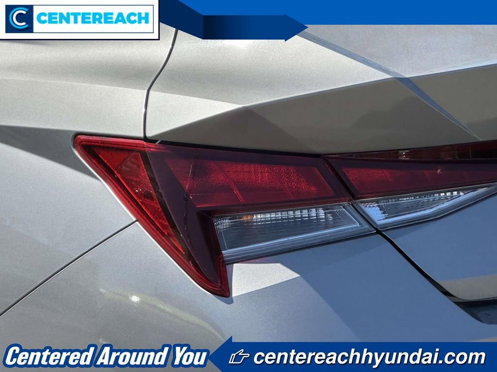 Used 2023 Hyundai Elantra SEL w/ Convenience Package FWD image 8