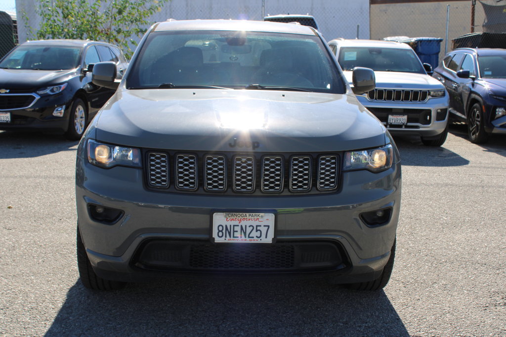 Used 2020 Jeep Grand Cherokee Altitude RWD image 2