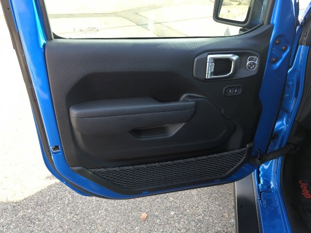 Used 2025 Jeep Gladiator Rubicon w/ Safety Group image 17