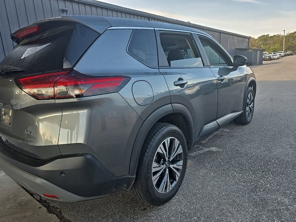 Used 2023 Nissan Rogue SV image 5