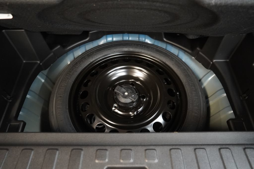 Certified 2024 Chevrolet Equinox LT w/ LPO, Floor Liner Package FWD image 12