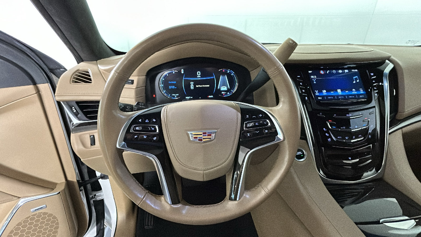 Used 2019 Cadillac Escalade Platinum RWD image 18