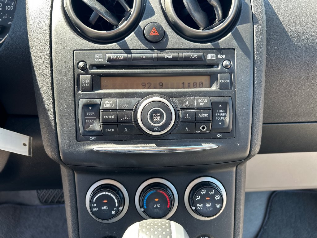 Used 2014 Nissan Rogue S FWD image 14