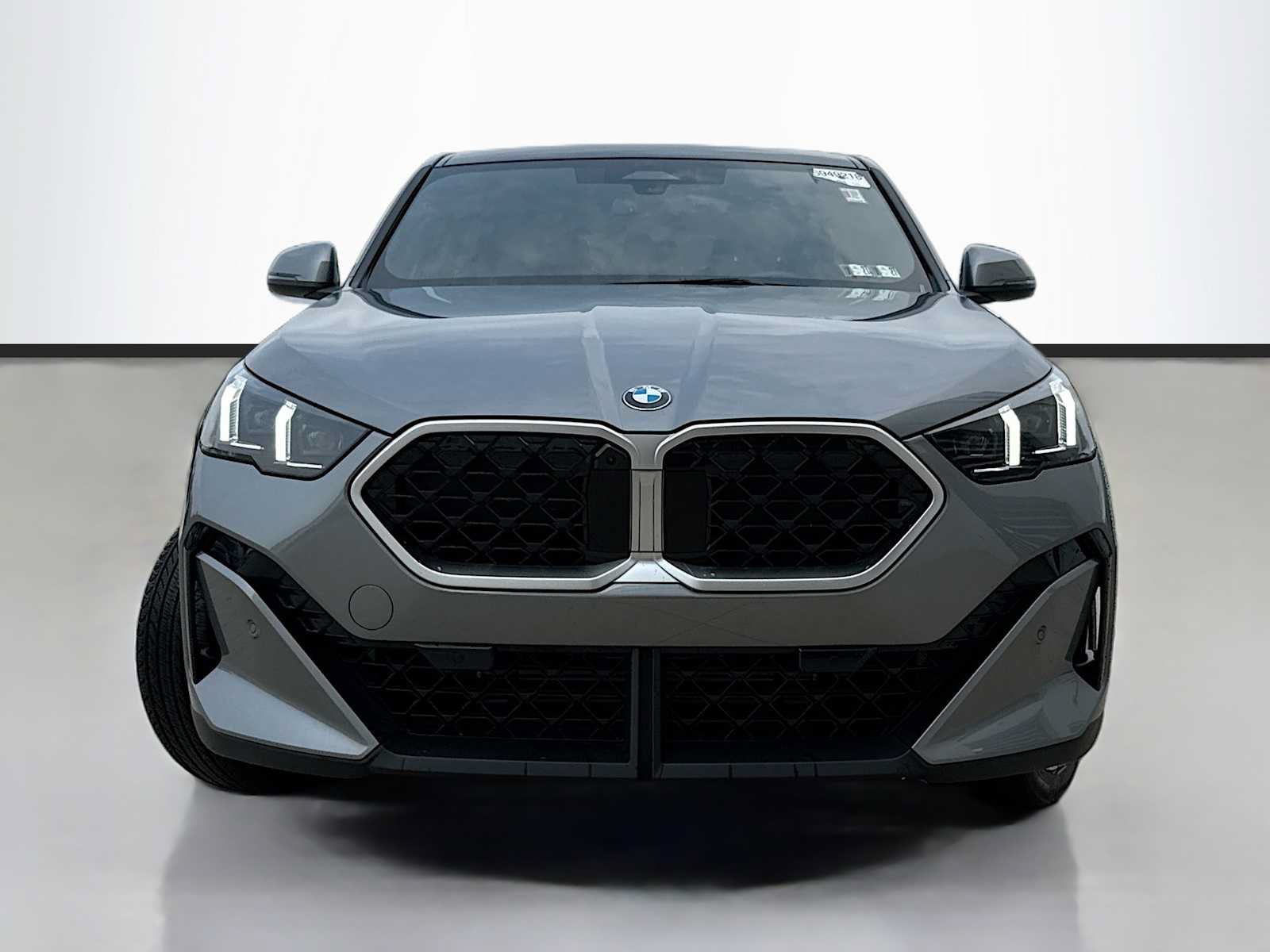 Used 2026 BMW X2 xDrive28i AWD/4WD image 2