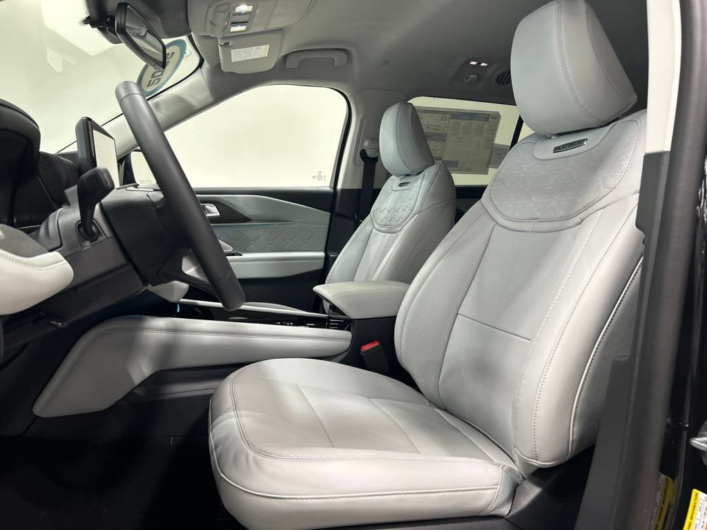 New 2026 Ford Explorer Platinum w/ LUX Leather Package AWD/4WD image 10