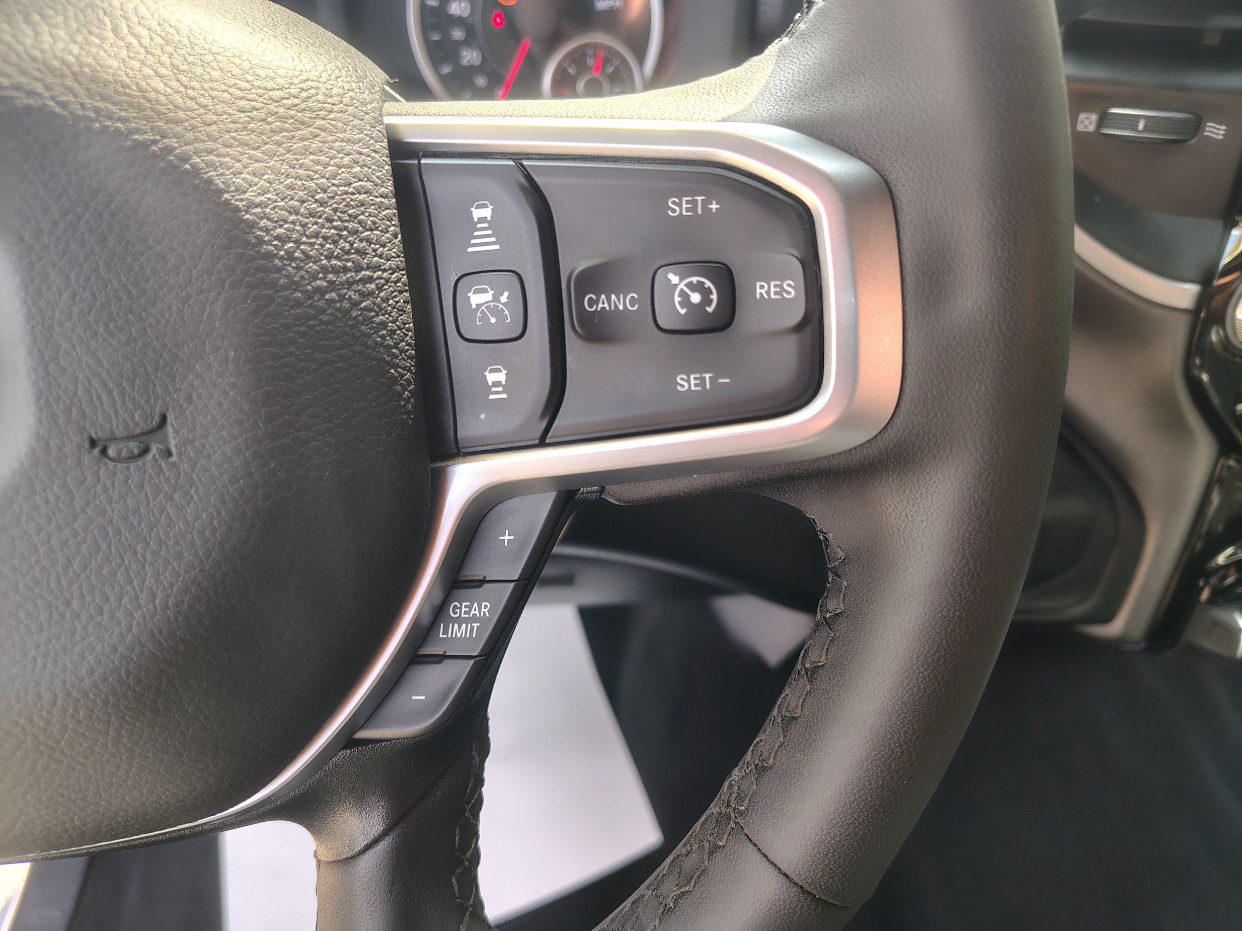 Certified 2025 RAM 2500 Big Horn AWD/4WD image 28