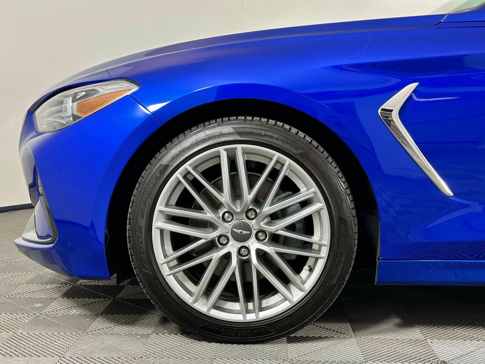 Used 2020 Genesis G70 2.0T w/ Elite Package RWD image 8