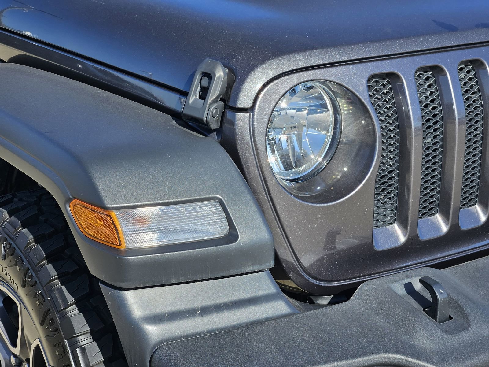 Used 2018 Jeep Wrangler Unlimited Sport S image 9