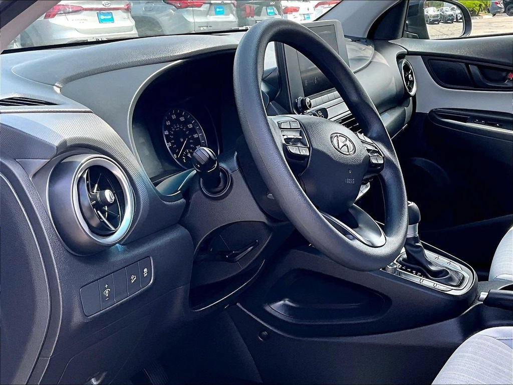Used 2023 Hyundai Kona SEL w/ Cargo Package AWD/4WD image 8
