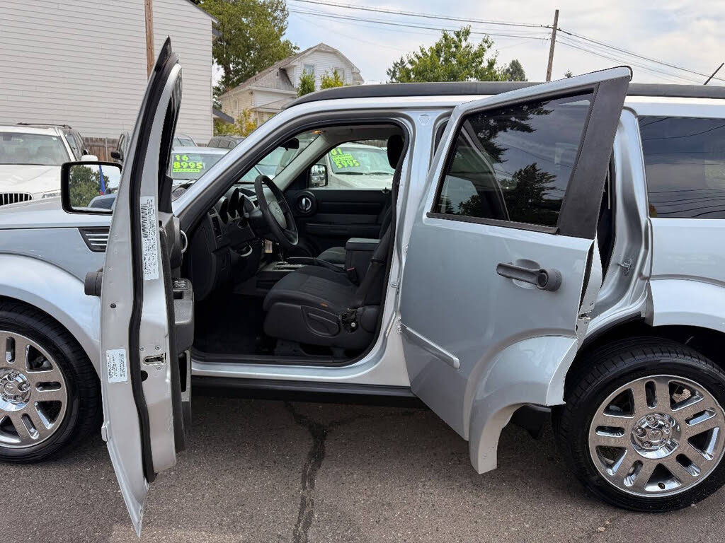 Used 2011 Dodge Nitro Heat image 18