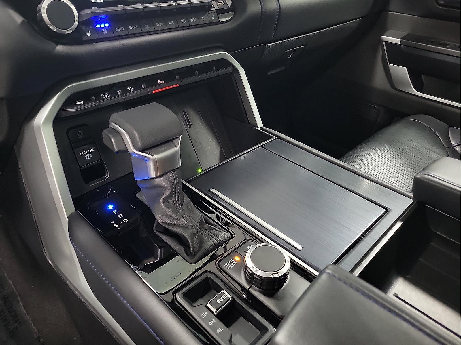Certified 2025 Toyota Sequoia Platinum AWD/4WD image 19