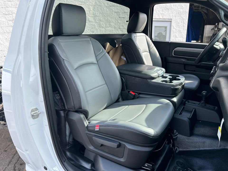 New 2024 RAM 3500 Tradesman image 28