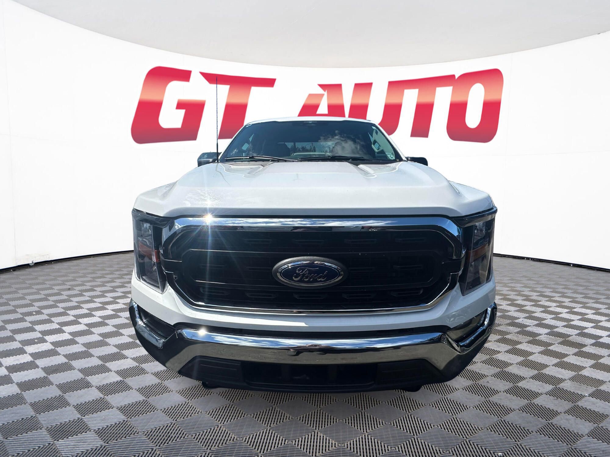 Used 2023 Ford F150 XLT image 2