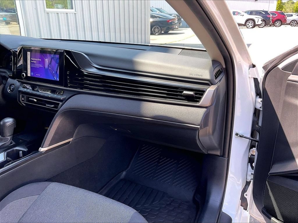 Used 2025 Toyota Camry LE w/ Convenience Package AWD/4WD image 13