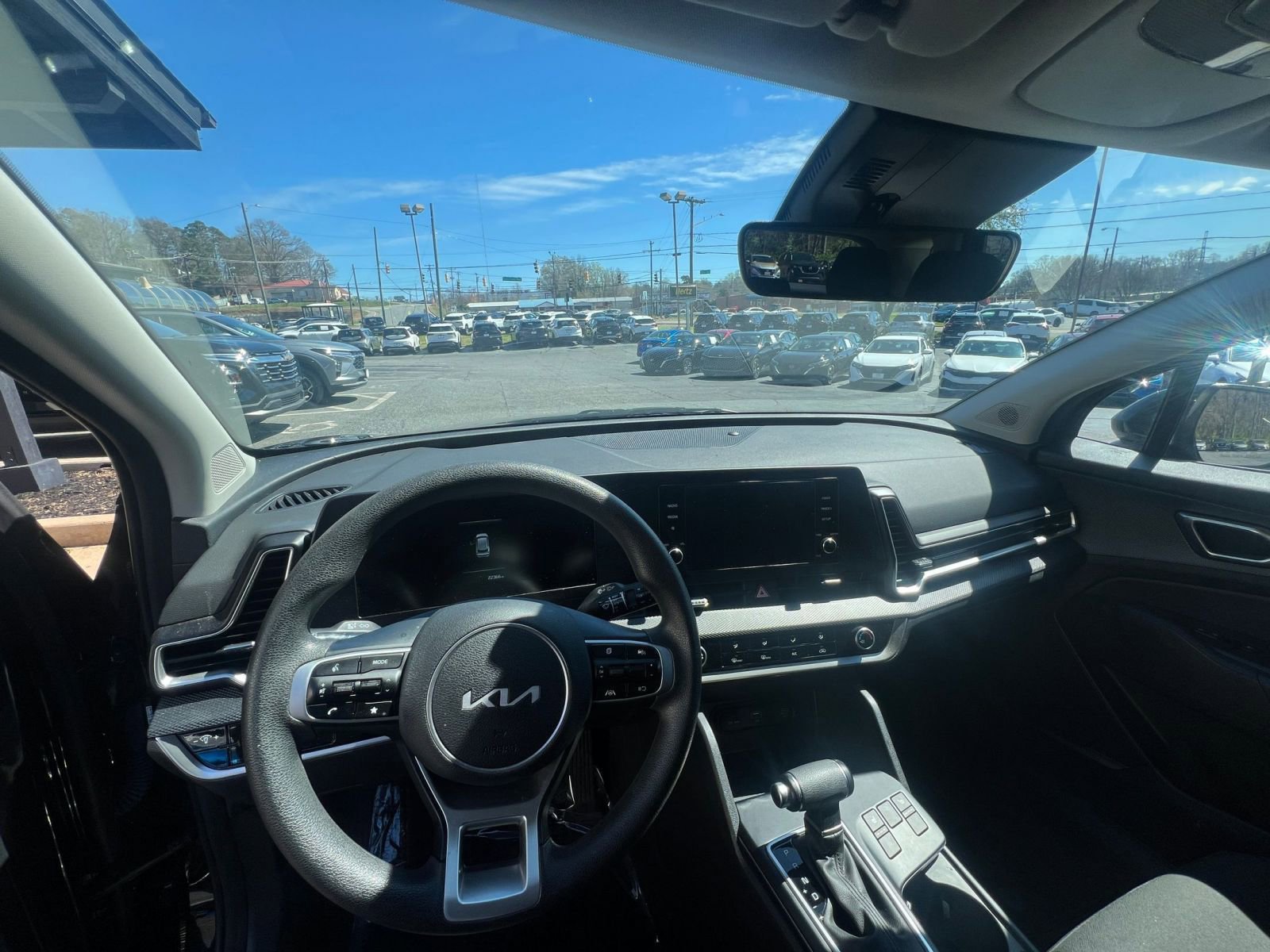 Used 2025 Kia Sportage LX image 28