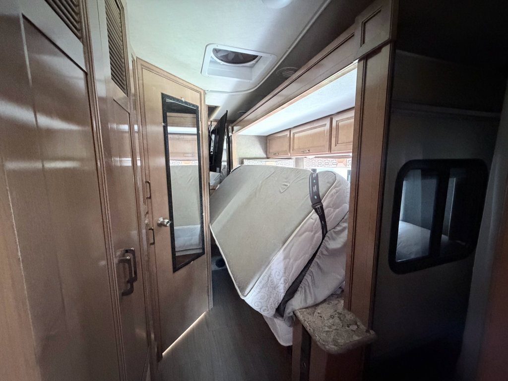 Used 2019 Ford E-450 and Econoline 450 Super Duty w/ Motorhome Prep Package RWD image 22