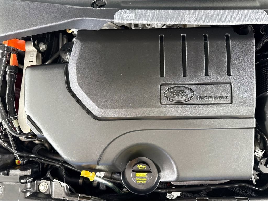 Used 2025 Land Rover Discovery Sport S image 24