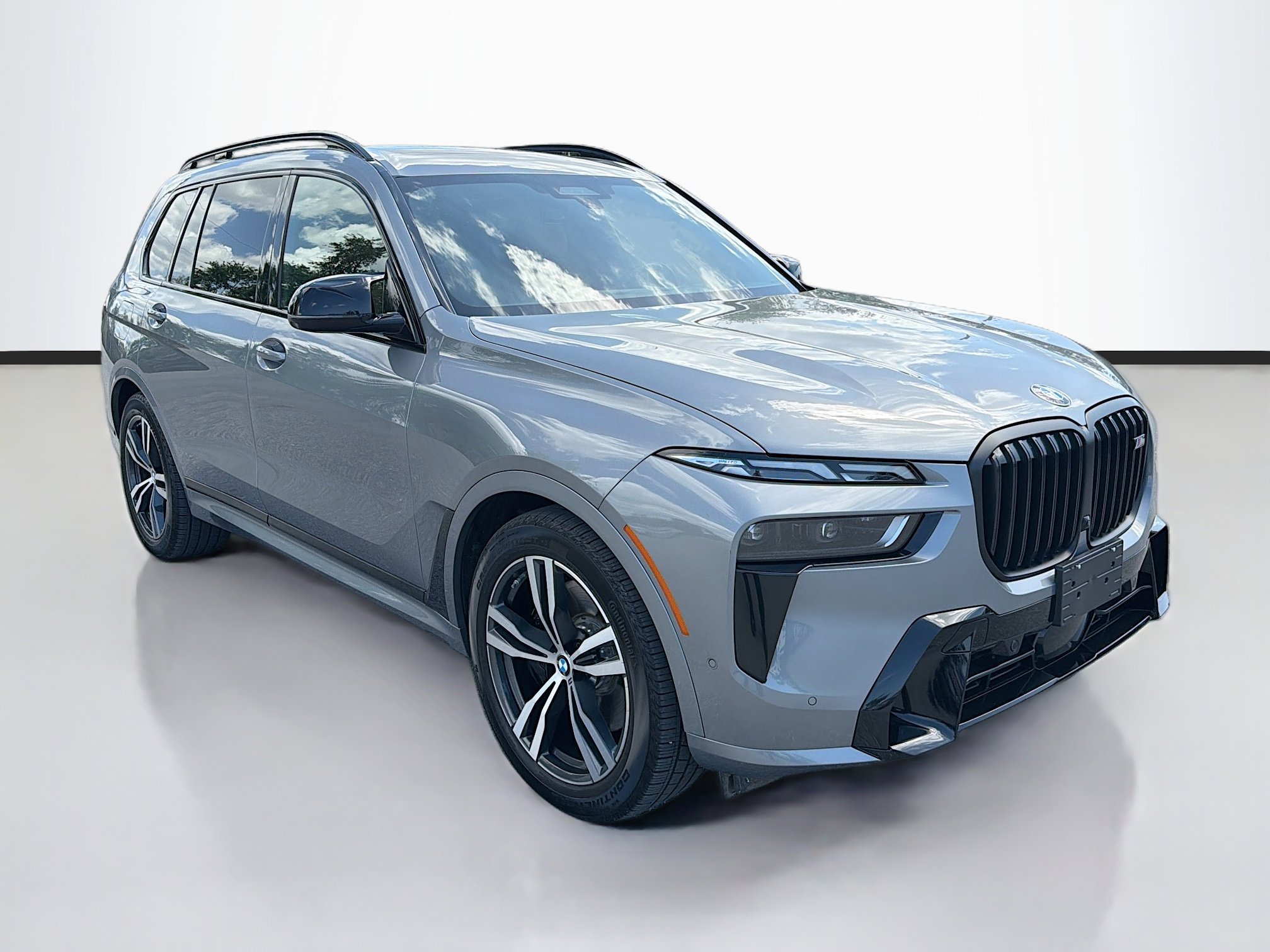Used 2023 BMW X7 M60i w/ Executive Package image 7